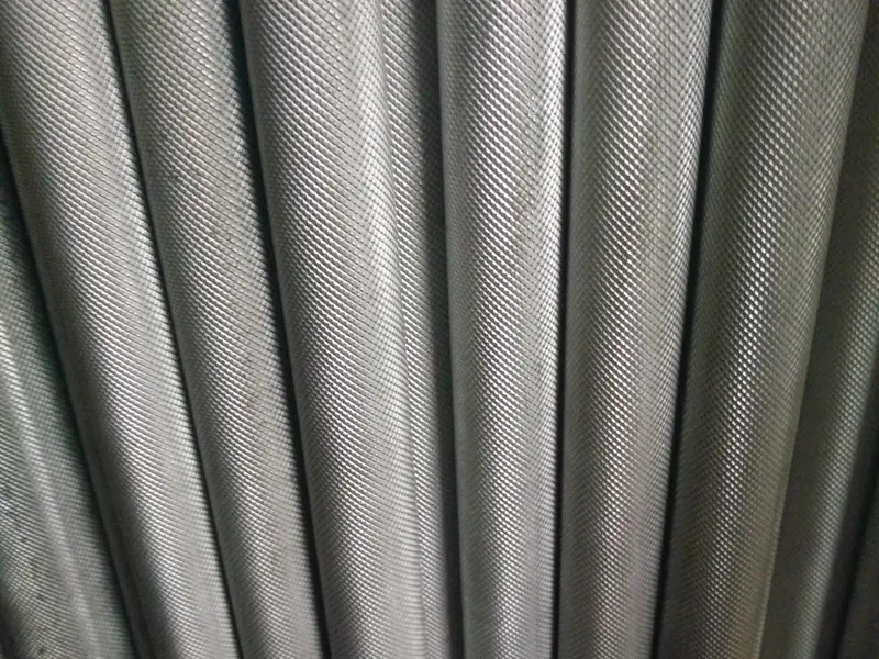 Knurled stainless steel rod with diamond pattern