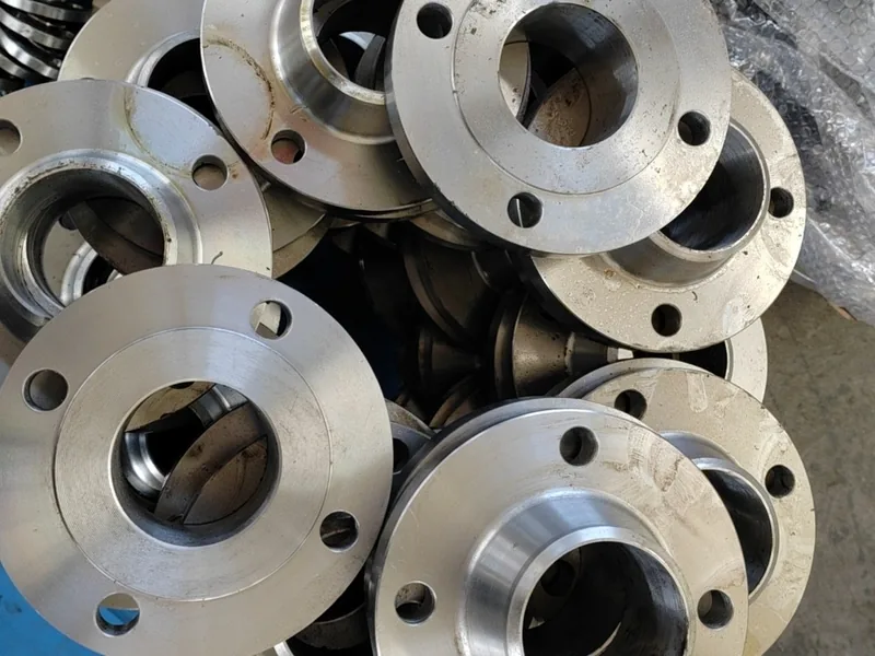 Stainless steel weld neck and slip-on flanges